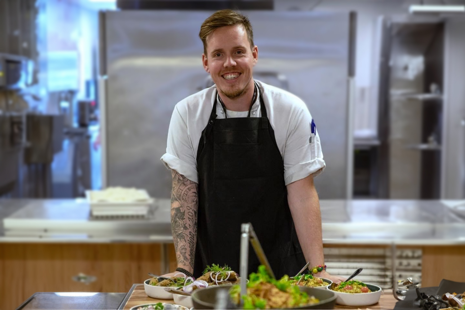 Sebastian portrætfoto i køkkenet