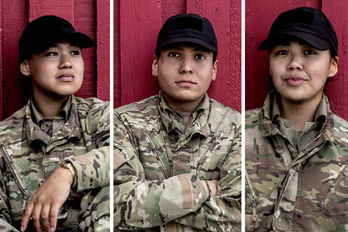 Tre portrætbilleder af unge mennesker i uniform
